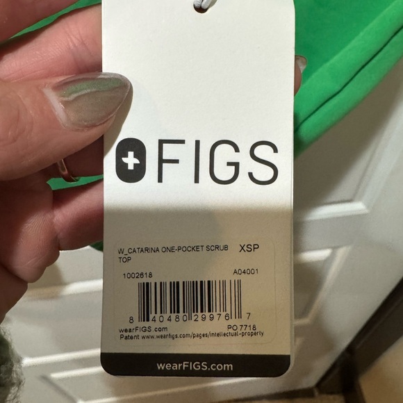 Figs Vibrant Figs Green Jogger Scrub Pants and Top Set NWT - Picture 4 of 8